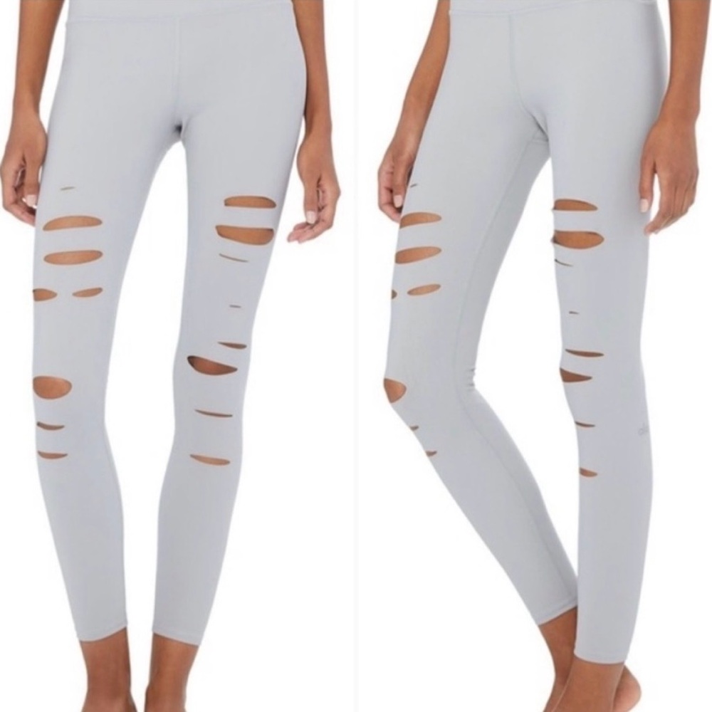 ALO Ripped Warrior Leggings in light grey. Size xs